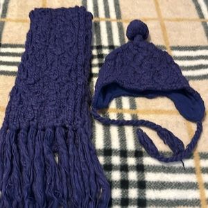 American Eagle Outfitters Hat Set